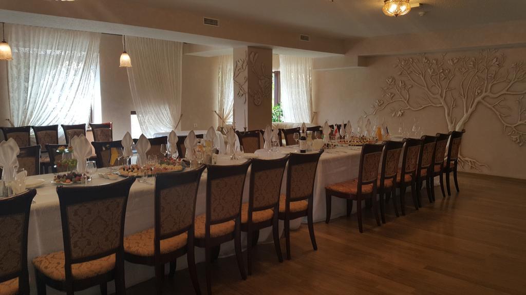 Gilija Hotel Šilutė Екстериор снимка