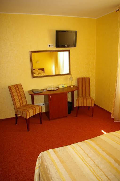 Gilija Hotel Šilutė Екстериор снимка