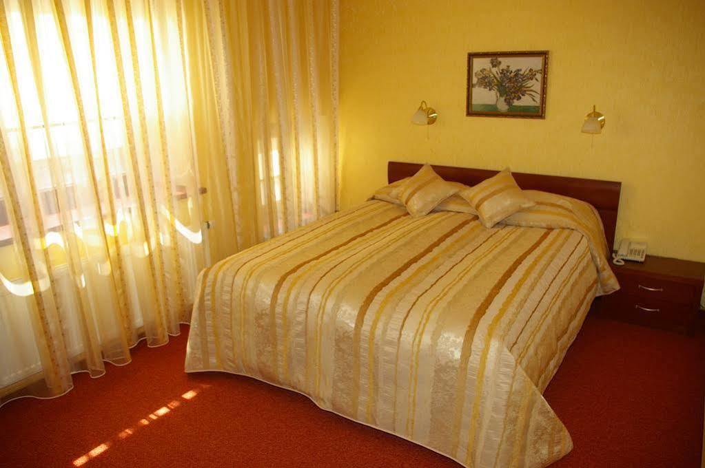 Gilija Hotel Šilutė Екстериор снимка